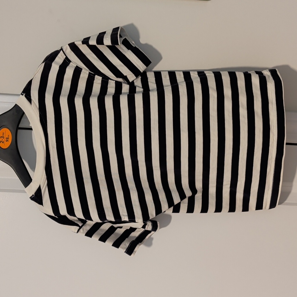 H&M Boys Black and White Striped Tee Size 5T - Picture 4 of 4